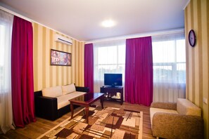 Junior Suite | Living area