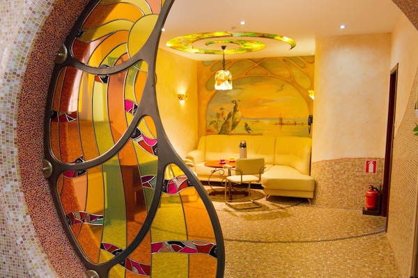 Sauna, Turkish bath, body treatments, body wraps, body scrubs, massages