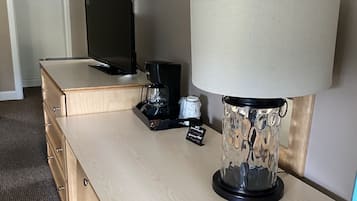 Travel crib, free rollaway beds, free WiFi, bed sheets