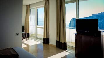 1 bedroom, premium bedding, Select Comfort beds, in-room safe