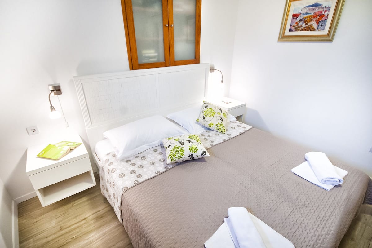 Appartamento Comfort (Bella) | 1 camera, una cassaforte in camera, con arredamento individuale