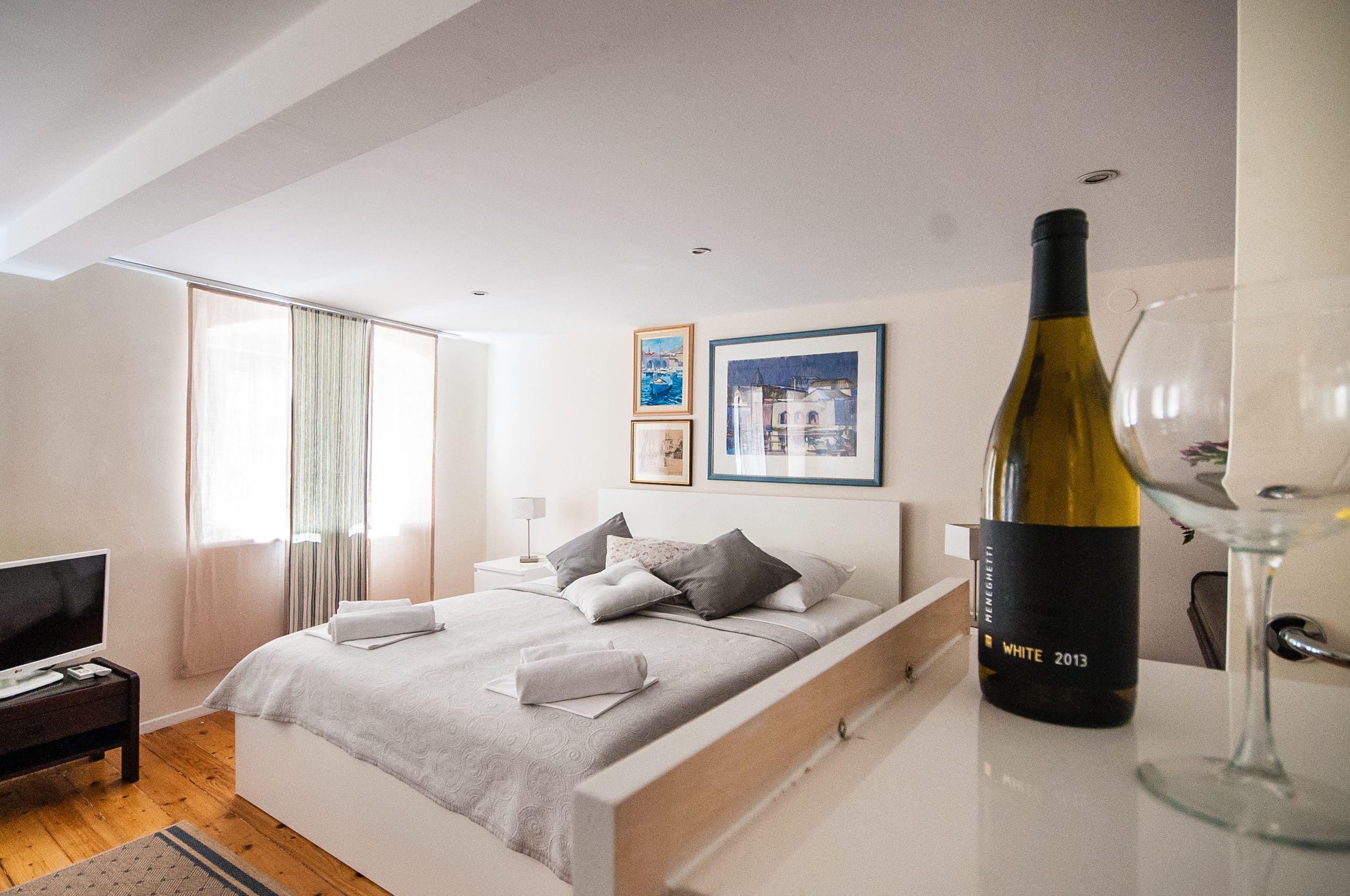 Comfort tweepersoonskamer (Ana) | Een kluis op de kamer, individueel gemeubileerd