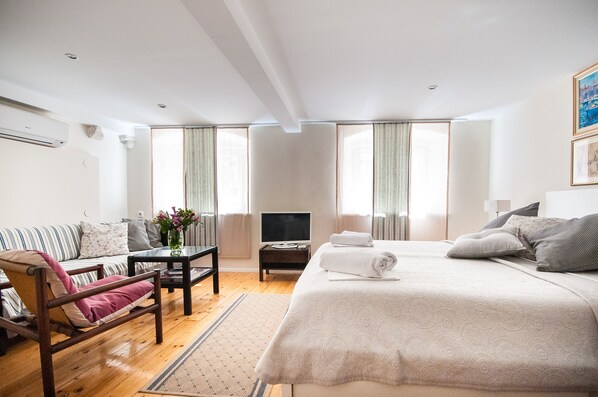 Comfort Double Room (Ana)