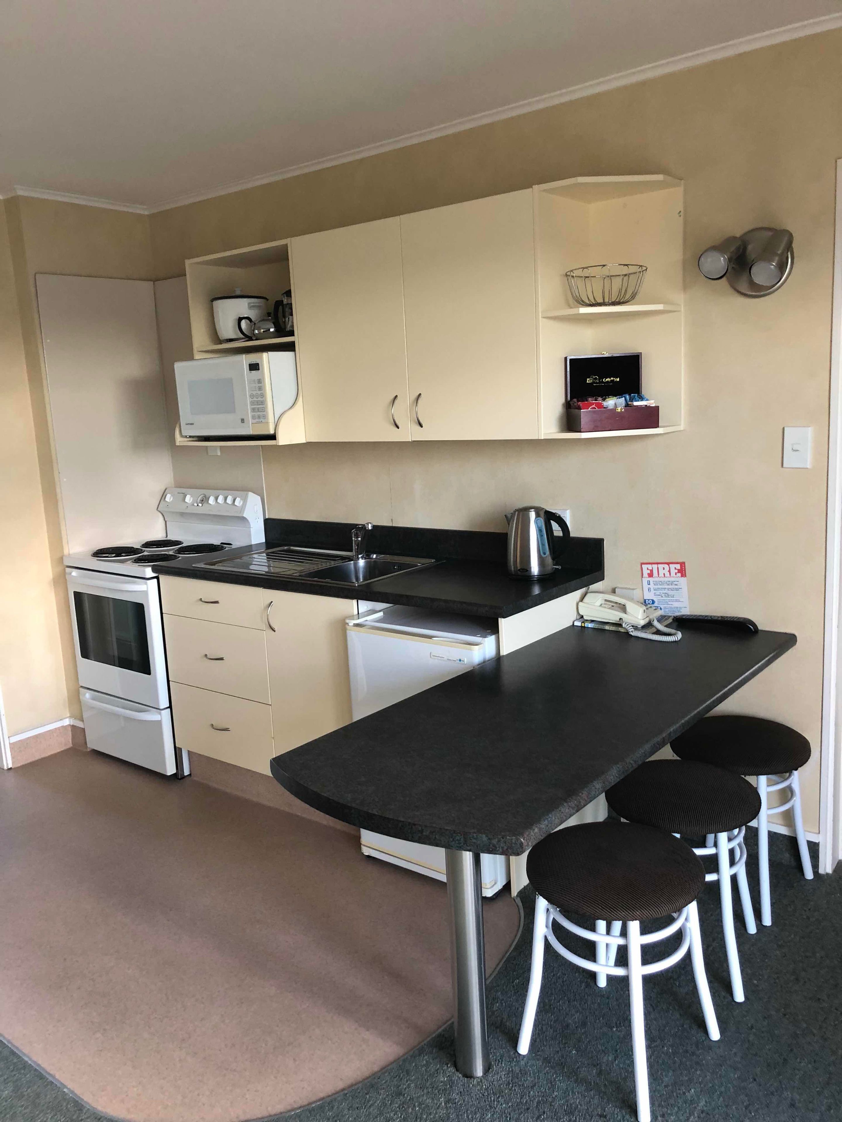 Apartment, 2 Bedrooms | Private kitchen