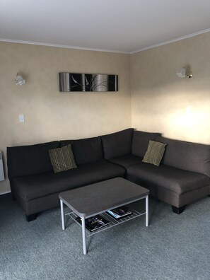 Apartment, 2 Bedrooms | Living area | Flat-screen TV - Monarch Motel (Invercargill)