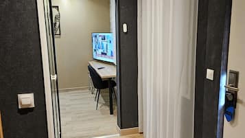 Luxury Suite, 2 Bedrooms | 2 bedrooms, in-room safe, individually furnished, desk