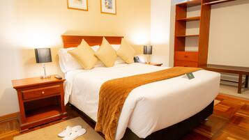 Chambre Affaires Double ou avec lits jumeaux | Décoration personnalisée, ameublement personnalisé, bureau