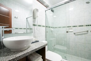 Chambre Affaires Double ou avec lits jumeaux | Salle de bain