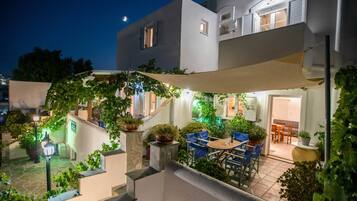 Standard-Apartment, 2 Schlafzimmer, Nichtraucher, Veranda (First Floor, 6-7 adults) | Individuell dekoriert, individuell eingerichtet, kostenloses WLAN