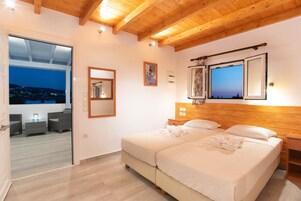 华丽双人房或双床房, 1 间卧室, 无烟房, 外廊 (Third Floor, Panoramic Sea View) | 免费 WiFi、特色装修、特色家居、床单