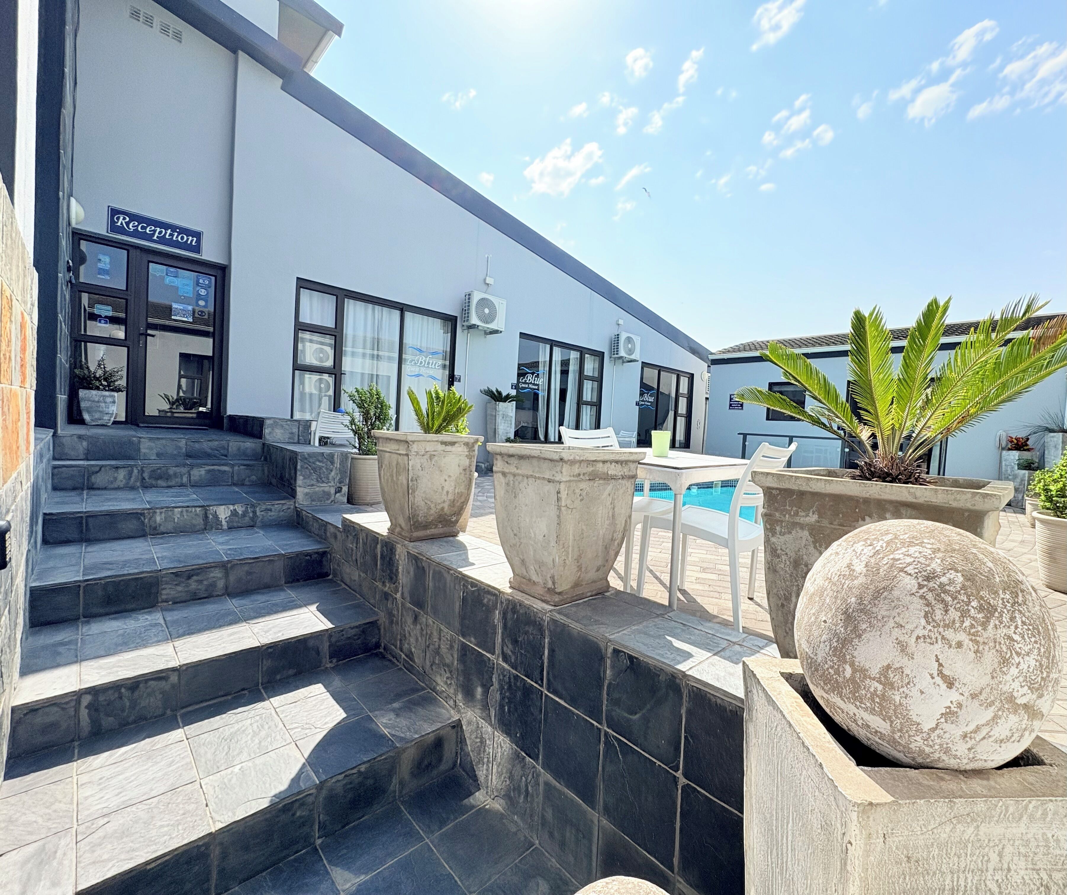 Fachada de la propiedad