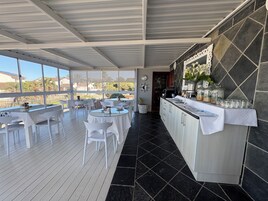 Enskur morgunverður daglega (200 ZAR á mann)