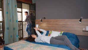 Room - Alhambra Zoom (Granada)