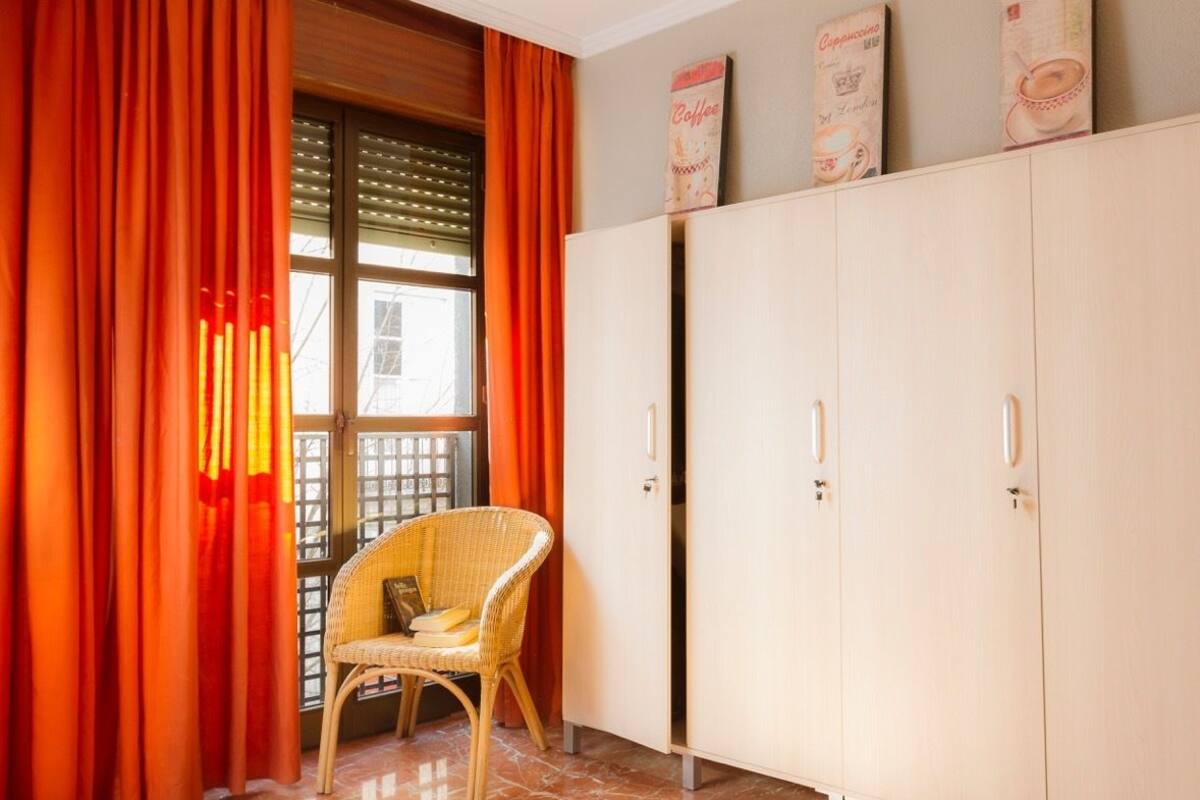 Blackout curtains, rollaway beds, free WiFi