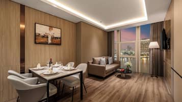 Premier Apartment | Ruang tamu | 50 inci televisyen LCD dengan kabel, TV