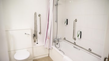 Habitación estándar doble, bañera accesible | Baño