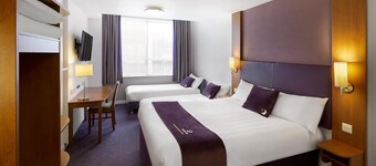 Premier Inn Manchester Airport - M56/J6 Runger Lane North