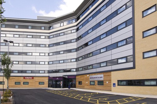 Premier Inn Manchester Airport - M56/J6 Runger Lane North