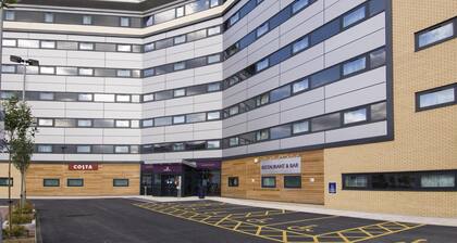 Premier Inn Manchester Airport - M56/J6 Runger Lane North
