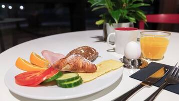 Bao gồm bữa sáng buffet hàng ngày