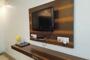 Minibar, safe på rommet, skrivebord og wi-fi (inkludert)