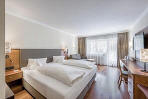 Kamar Double Comfort, balkon | Seprai antialergi, minibar, brankas, dan Wi-Fi gratis