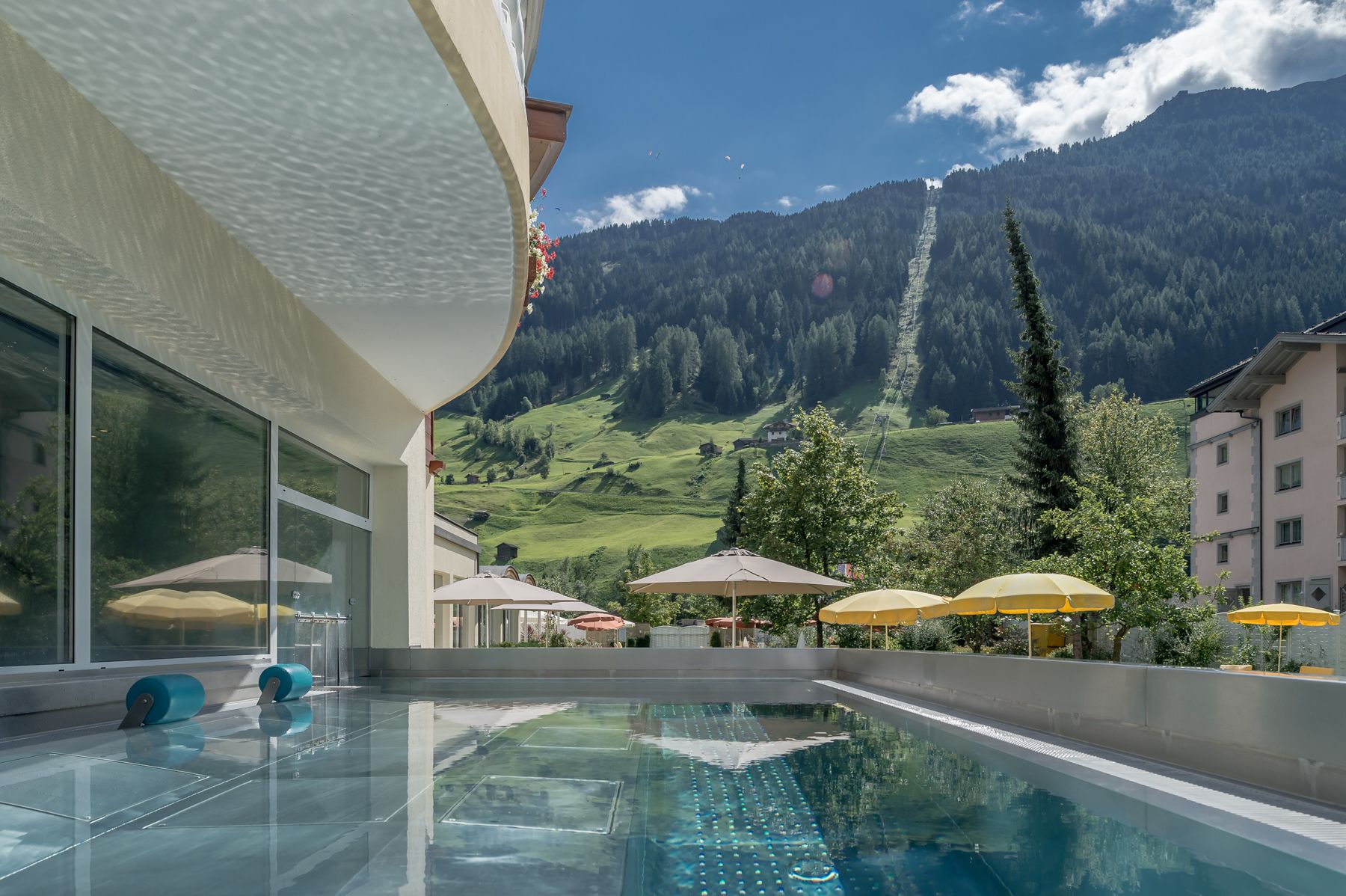 2 Innenpools, Außenpool