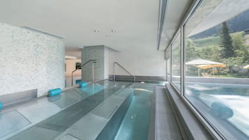 2 indoor pools, outdoor pool