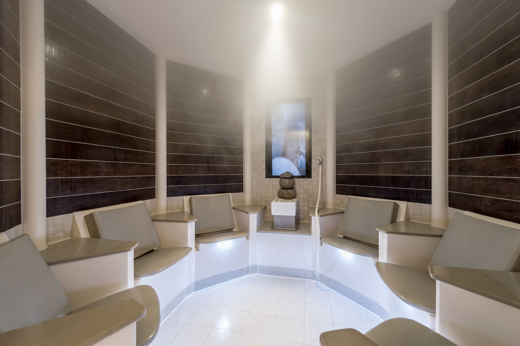 Sauna, Whirlpool, Dampfbad, Körperbehandlungen, Aromatherapie