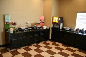 Free daily buffet breakfast