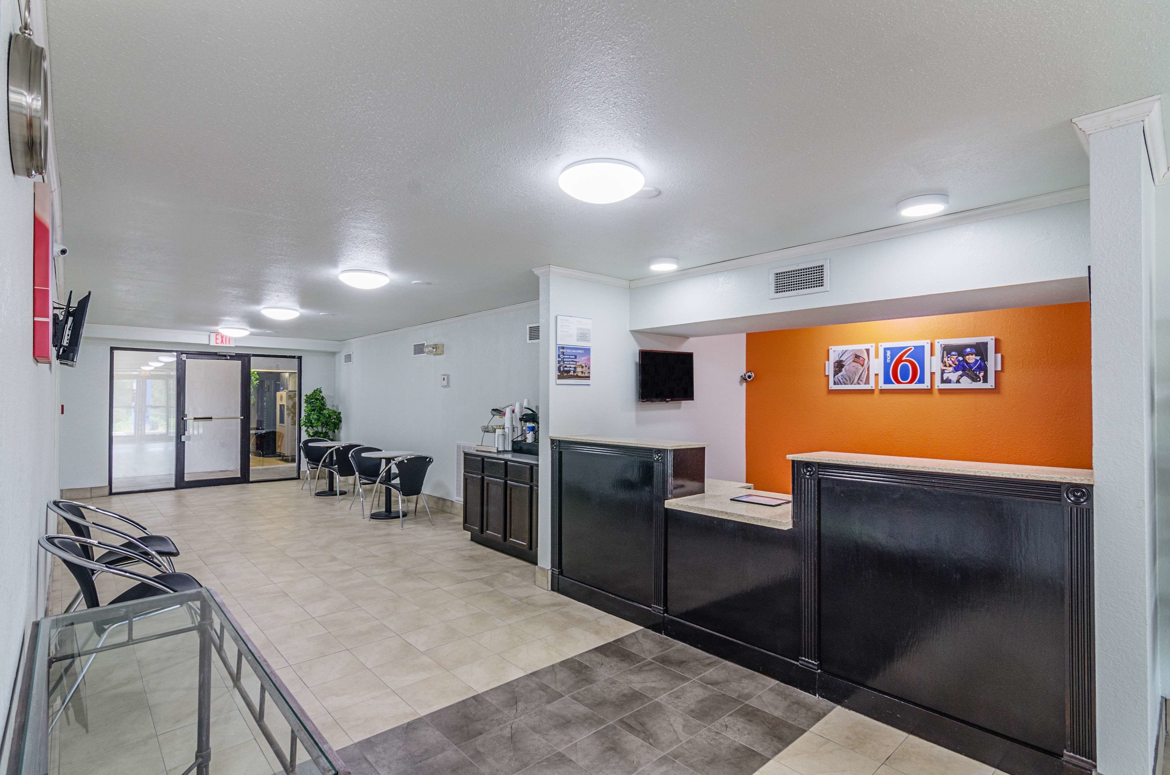 قهوة و/أو ماكينة صنع القهوة