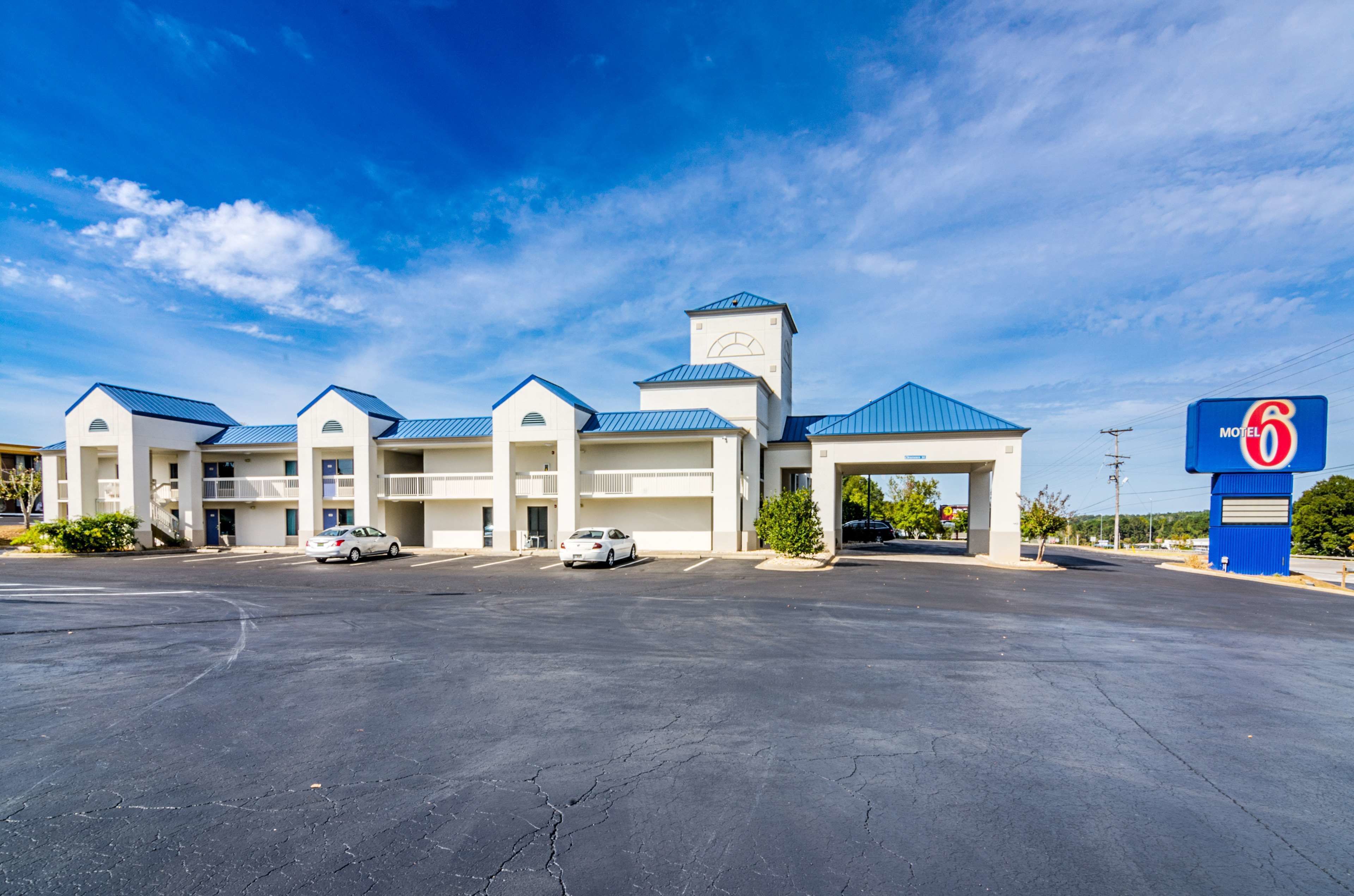 المنشأة من الخارج