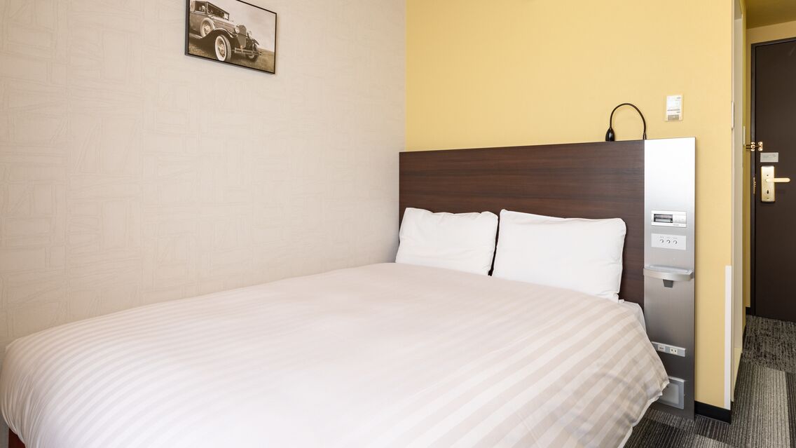 Ropa de cama de alta calidad, escritorio y cortinas blackout 