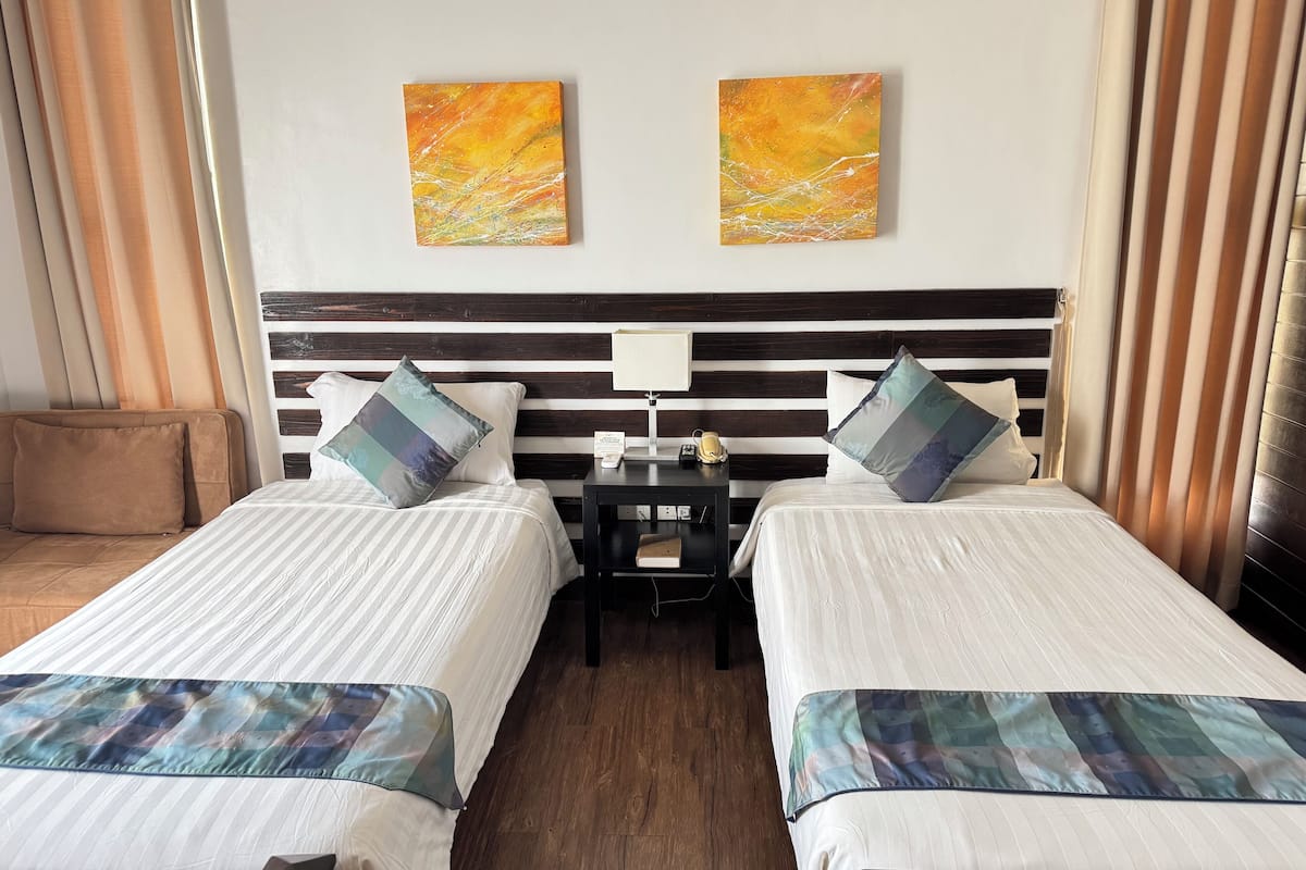 Deluxe | 1 bedroom, minibar, in-room safe, soundproofing