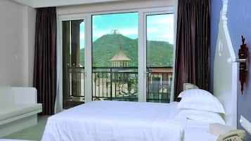 In-room safe, desk, rollaway beds, free WiFi
