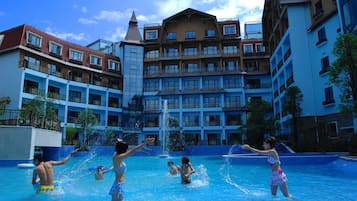 室外游泳池