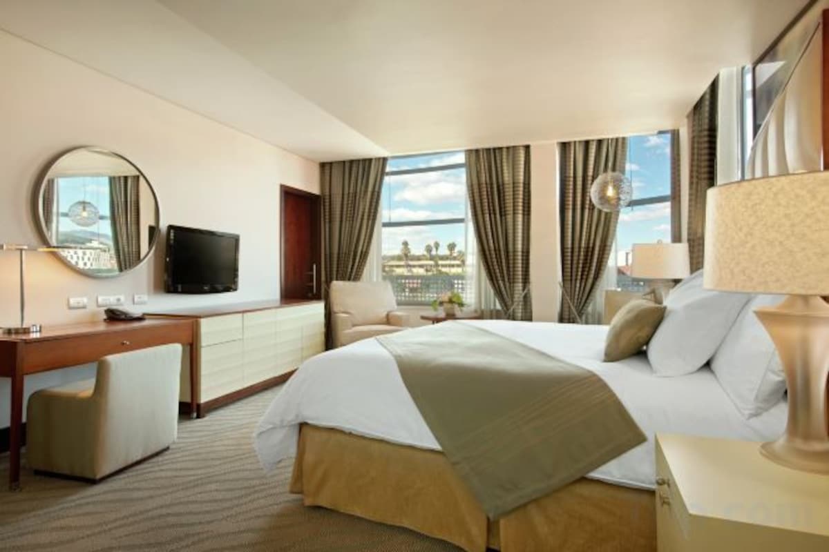 Pillowtop beds, minibar, in-room safe, desk