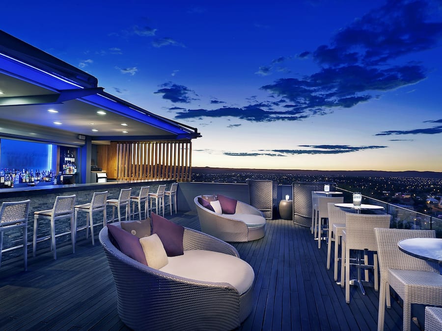 Bar accanto alla piscina