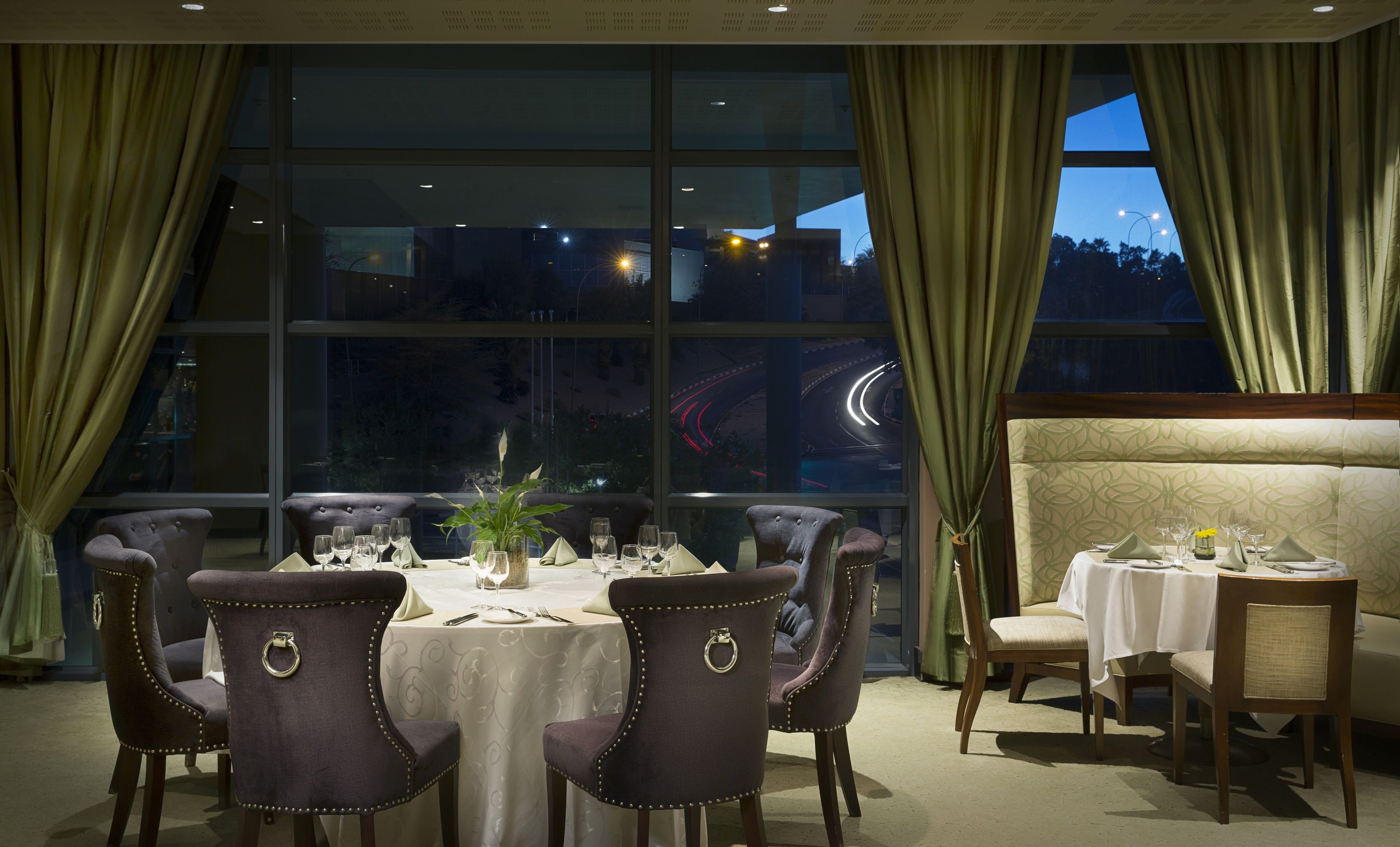 breakfast, lunch and dinner served