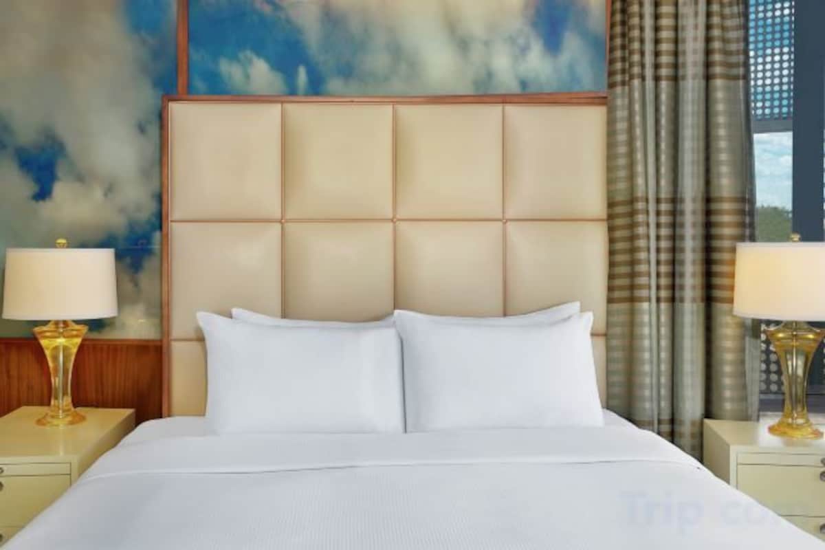 Pillowtop beds, minibar, in-room safe, desk