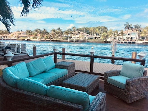 Holiday Isle Yacht Club