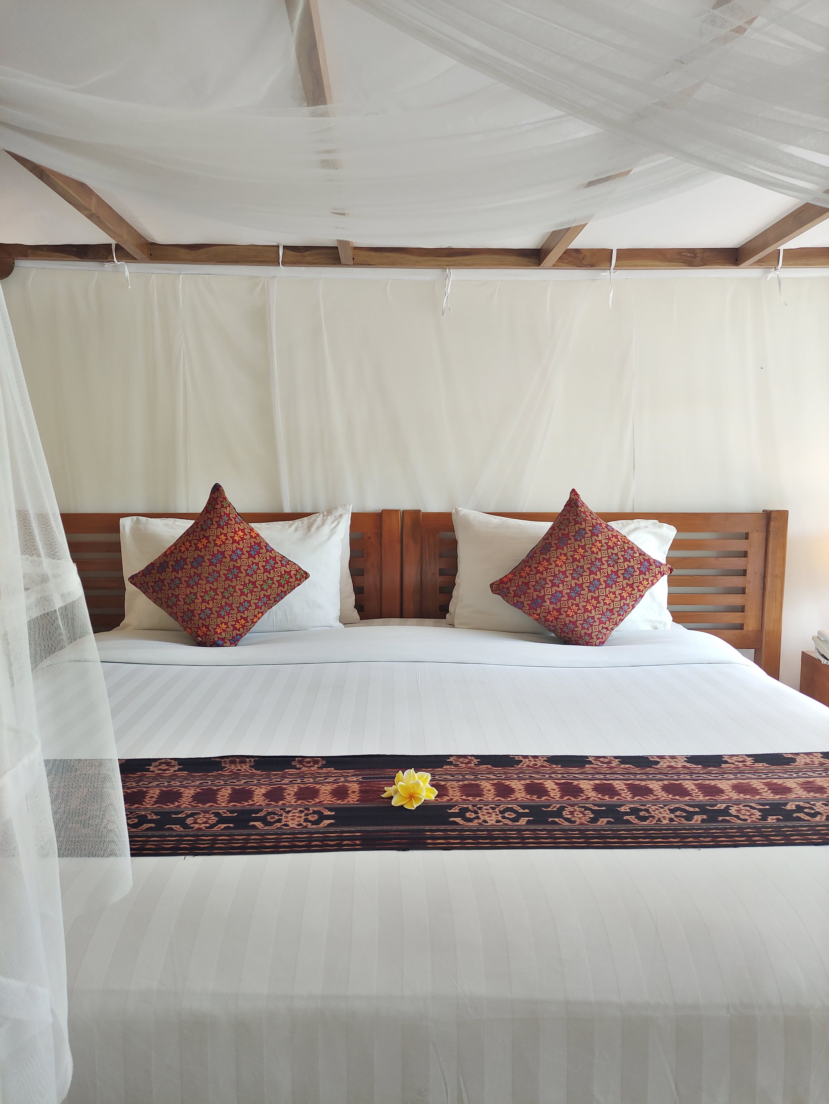 deluxe double room | premium bedding, in-room safe, desk, laptop workspace