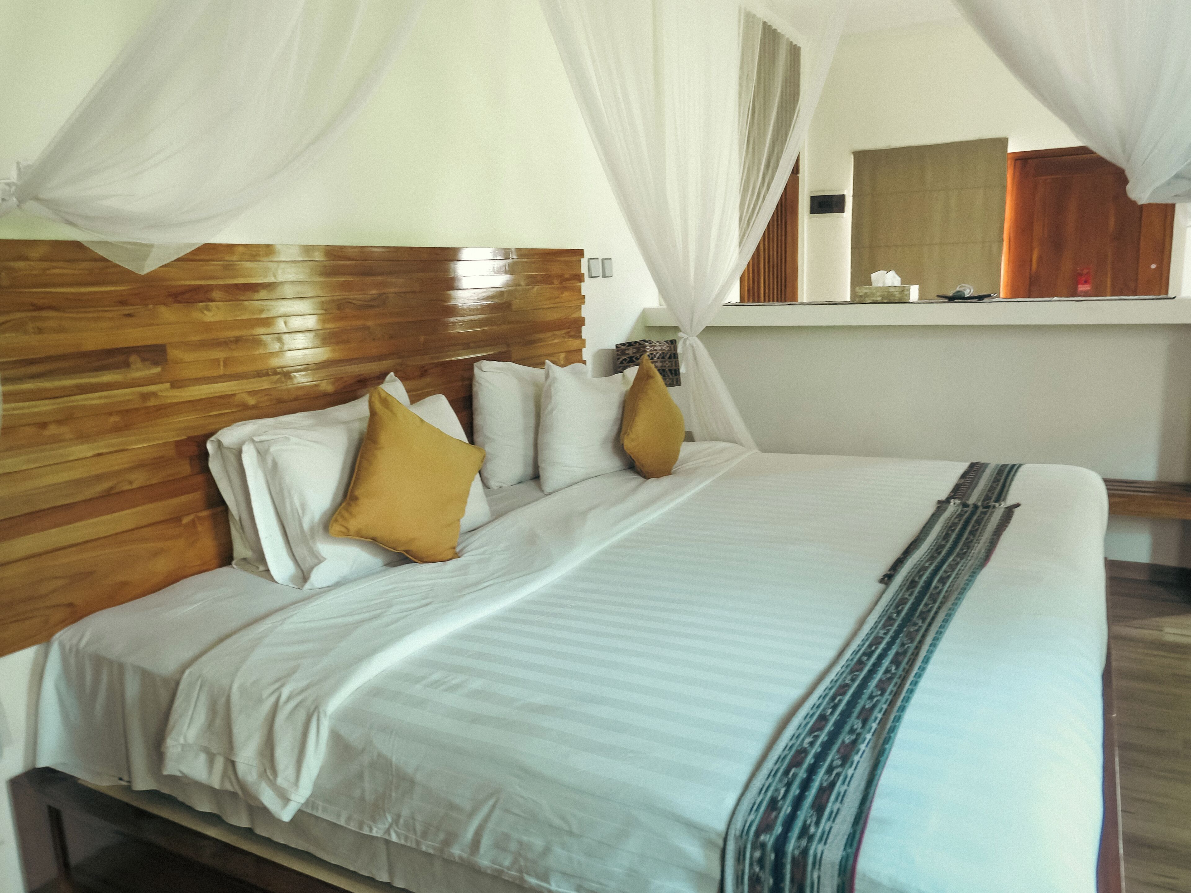 two-bedroom villa  | premium bedding, in-room safe, desk, laptop workspace