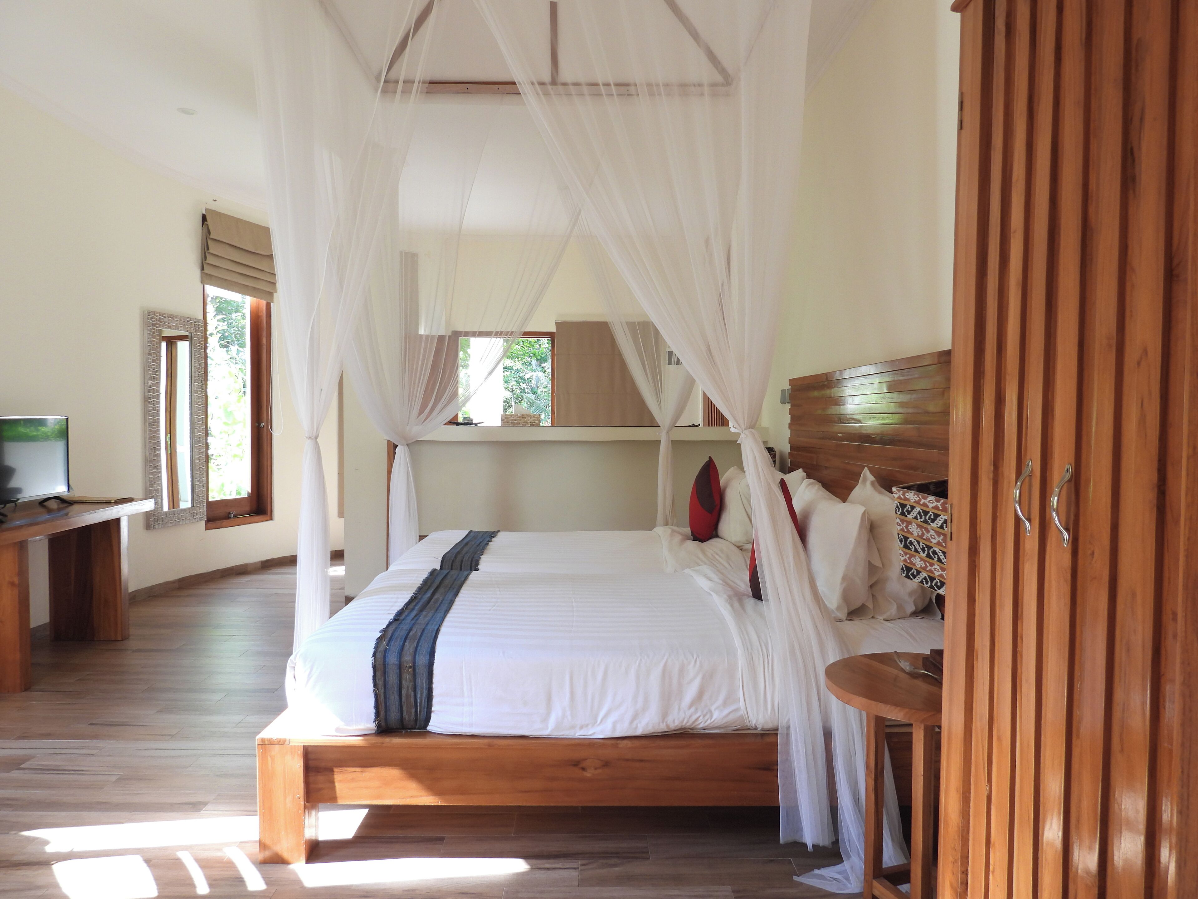 two-bedroom villa  | premium bedding, in-room safe, desk, laptop workspace