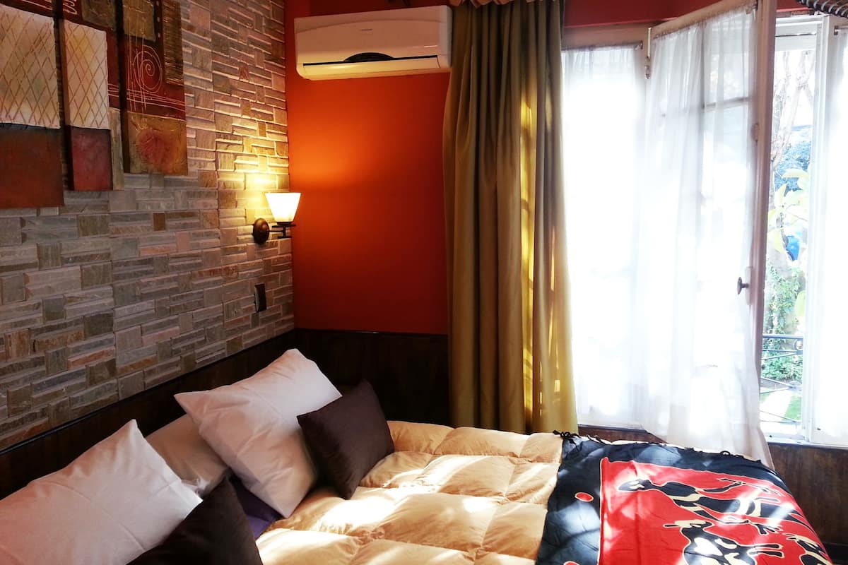 Habitación doble superior, 1 cama King size | Caja de seguridad en la habitación y decoración personalizada