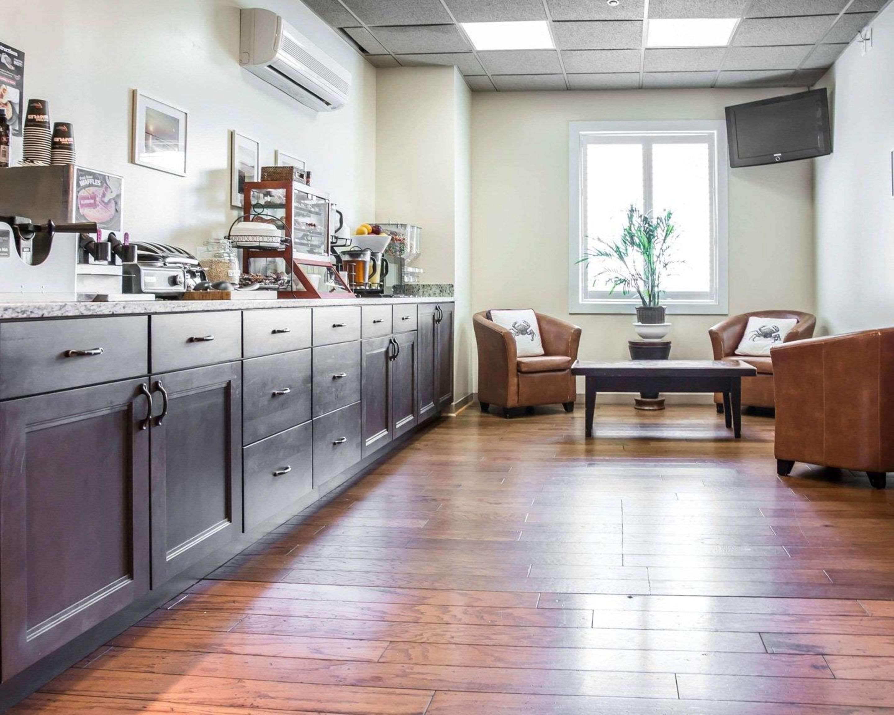 free continental breakfast