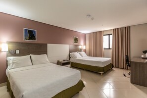 Standard Room, 2 Double Beds | Premium bedding, minibar, in-room safe, desk - Hotel Inter Cuiabá (Cuiabá)