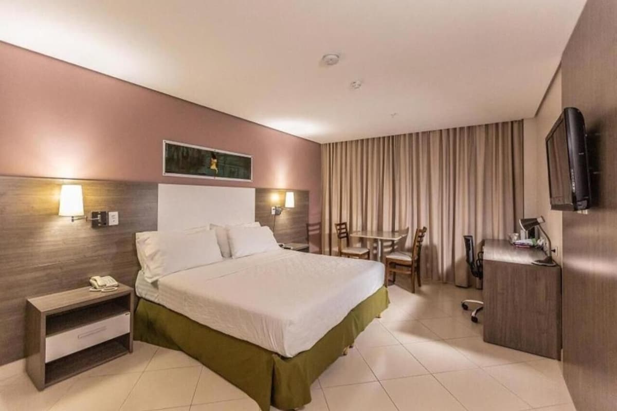 Ropa de cama de alta calidad y minibar 