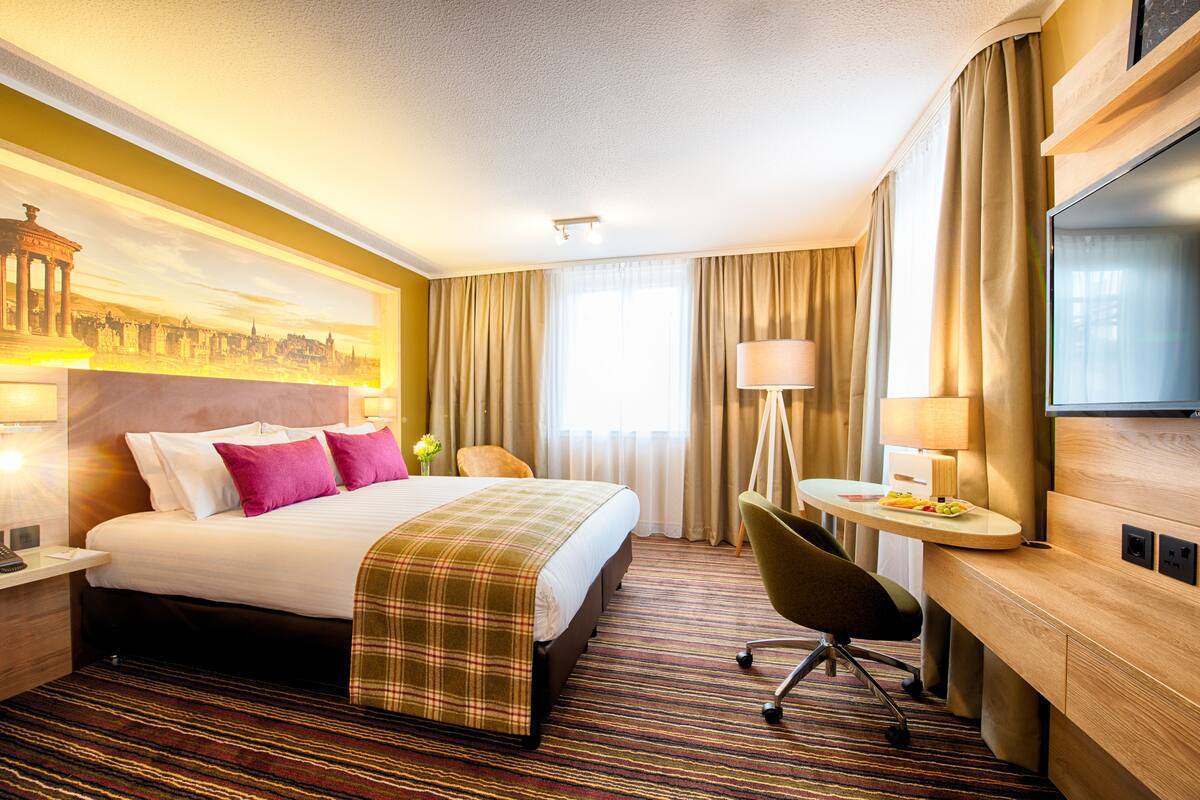 Standard Double | In-room safe, desk, blackout drapes, iron/ironing board