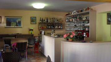 Bar (in der Unterkunft)